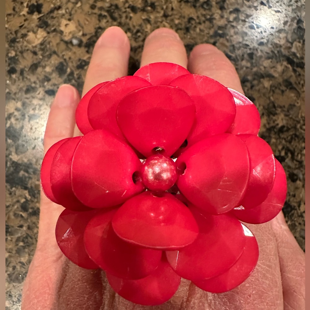 Hot Pink Flower Ring that expands in silver tone and pink pearl center